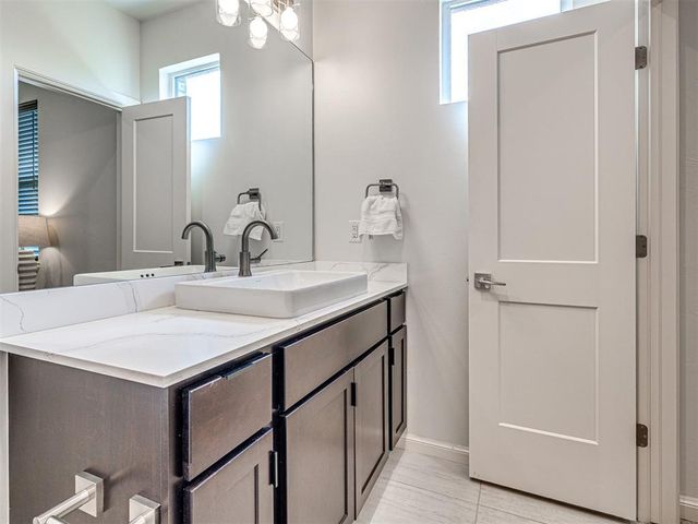 571 S Fretz Avenue, Edmond, OK 73003