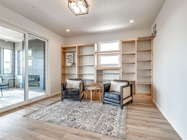 571 S Fretz Avenue, Edmond, OK 73003