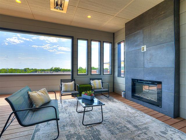 571 S Fretz Avenue, Edmond, OK 73003