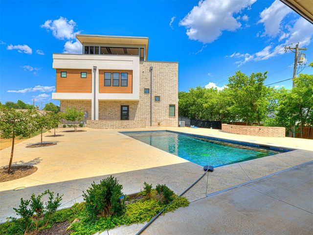 571 S Fretz Avenue, Edmond, OK 73003