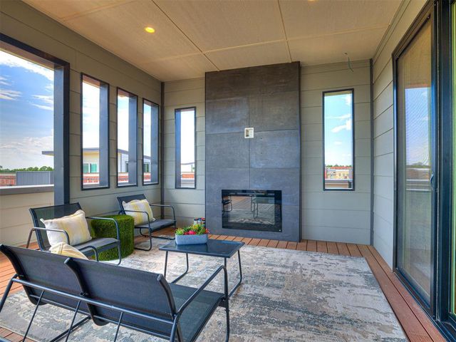 571 S Fretz Avenue, Edmond, OK 73003