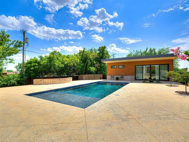 571 S Fretz Avenue, Edmond, OK 73003
