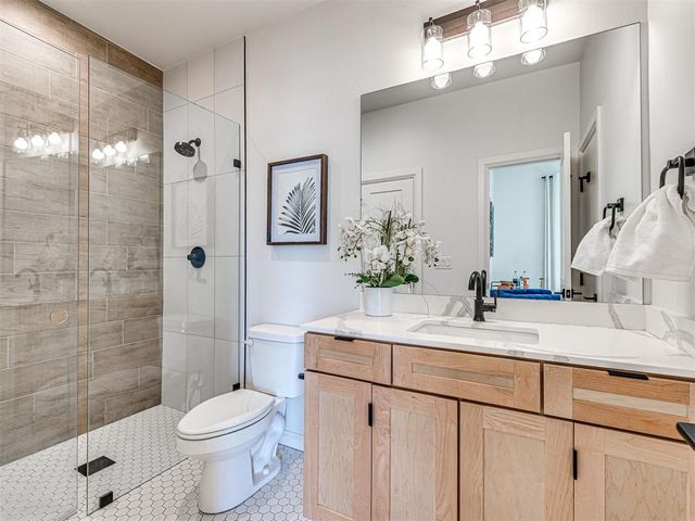 571 S Fretz Avenue, Edmond, OK 73003