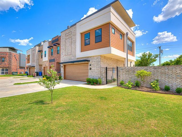 571 S Fretz Avenue, Edmond, OK 73003