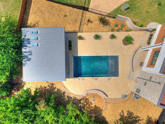 571 S Fretz Avenue, Edmond, OK 73003