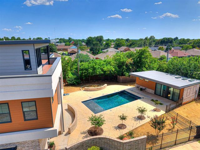 571 S Fretz Avenue, Edmond, OK 73003