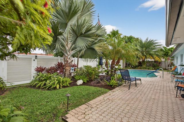 1921 NW 43rd Street, Oakland Park, FL 33309