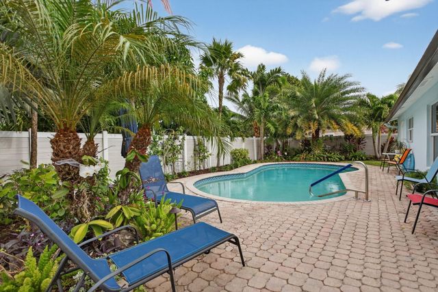 1921 NW 43rd Street, Oakland Park, FL 33309