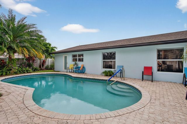 1921 NW 43rd Street, Oakland Park, FL 33309