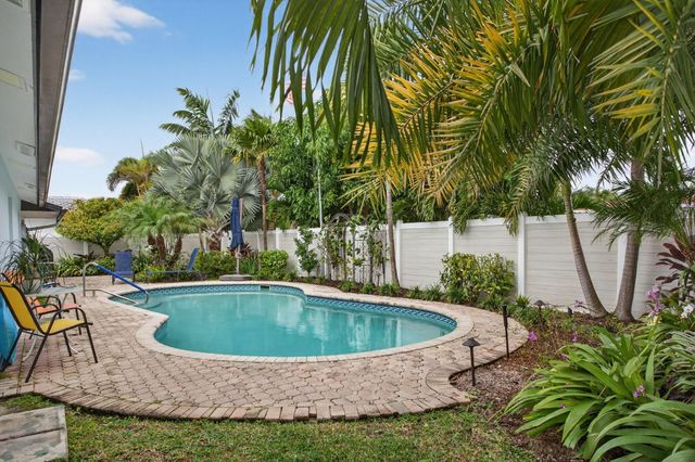 1921 NW 43rd Street, Oakland Park, FL 33309