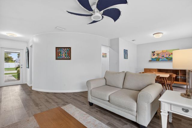 1921 NW 43rd Street, Oakland Park, FL 33309