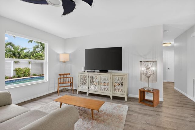 1921 NW 43rd Street, Oakland Park, FL 33309