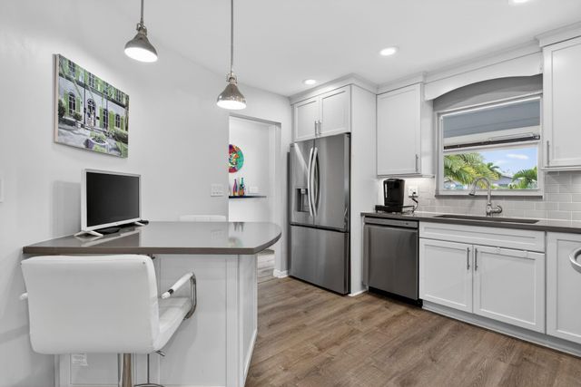 1921 NW 43rd Street, Oakland Park, FL 33309