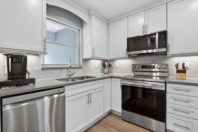 1921 NW 43rd Street, Oakland Park, FL 33309