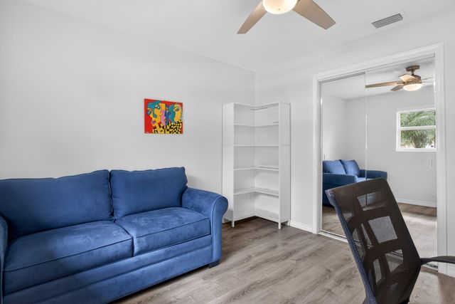 1921 NW 43rd Street, Oakland Park, FL 33309