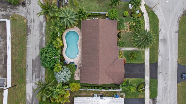 1921 NW 43rd Street, Oakland Park, FL 33309