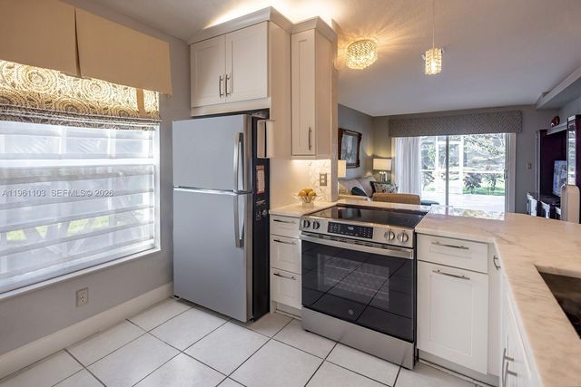 11831 NW 57th St, Coral Springs, FL 33076