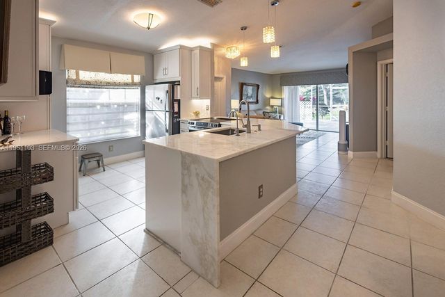 11831 NW 57th St, Coral Springs, FL 33076