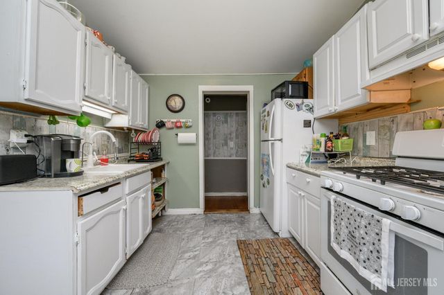 904 Central Avenue, Union Beach, NJ 07735