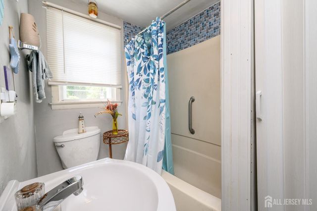 904 Central Avenue, Union Beach, NJ 07735