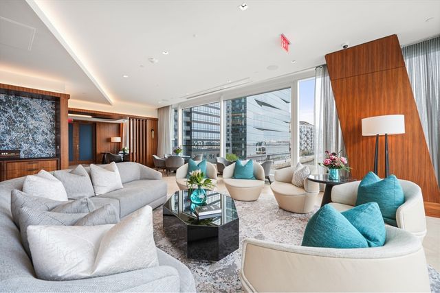 150 Seaport Blvd 17C, Boston, MA 02210