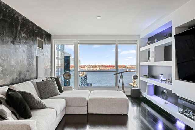 150 Seaport Blvd 17C, Boston, MA 02210