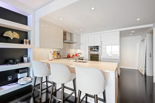 150 Seaport Blvd 17C, Boston, MA 02210