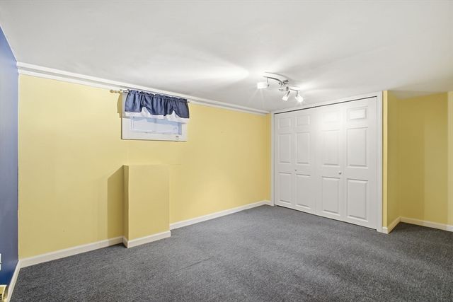 70 Norman St, Springfield, MA 01104