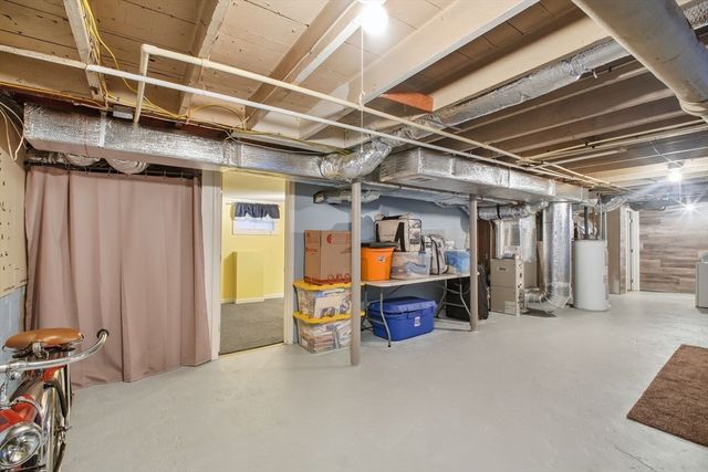 70 Norman St, Springfield, MA 01104
