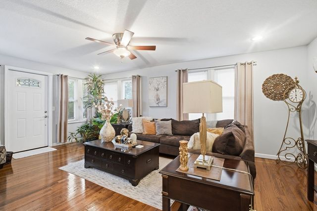 70 Norman St, Springfield, MA 01104