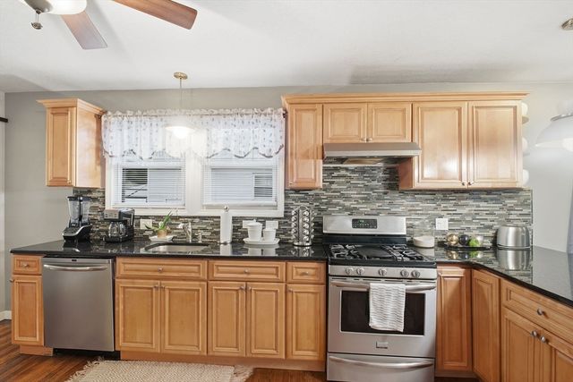 70 Norman St, Springfield, MA 01104
