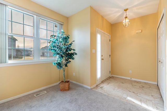 1253 Primrose Lane, Schererville, IN 46375