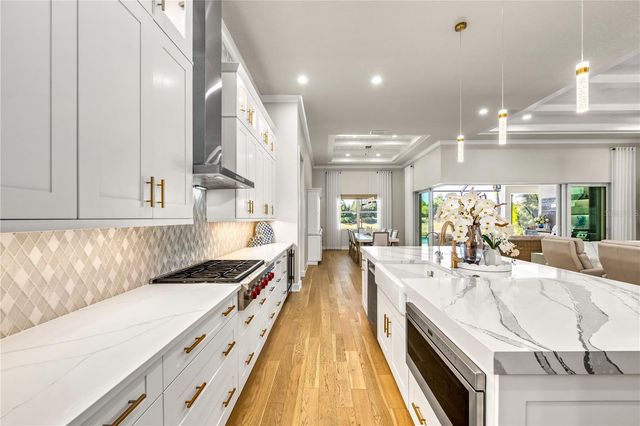 8281 REDONDA LOOP, Bradenton, FL 34202