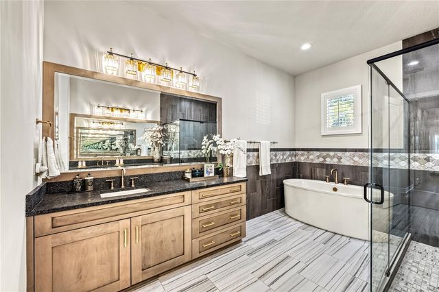 8281 REDONDA LOOP, Bradenton, FL 34202