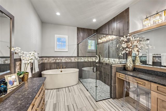 8281 REDONDA LOOP, Bradenton, FL 34202