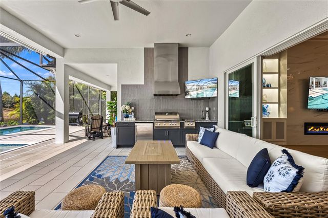 8281 REDONDA LOOP, Bradenton, FL 34202