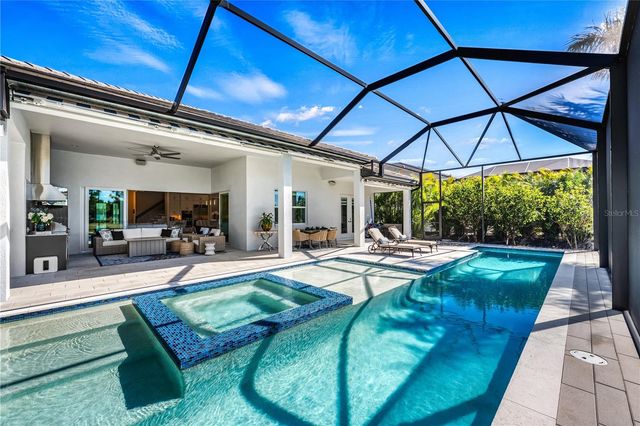 8281 REDONDA LOOP, Bradenton, FL 34202