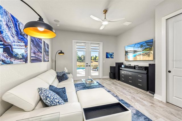 8281 REDONDA LOOP, Bradenton, FL 34202