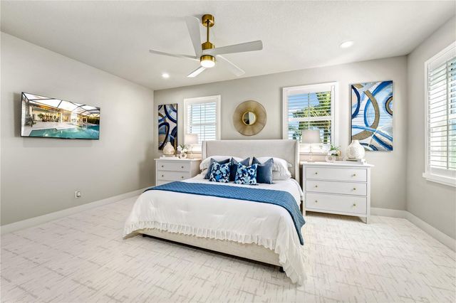 8281 REDONDA LOOP, Bradenton, FL 34202