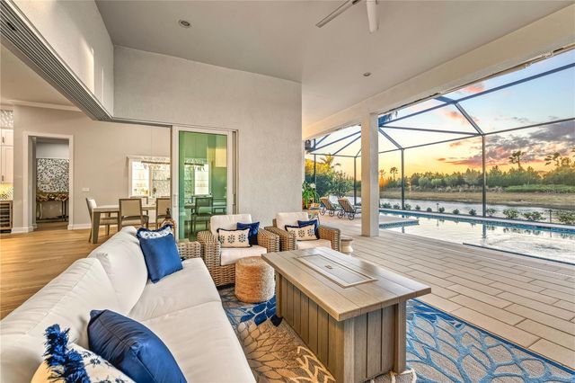 8281 REDONDA LOOP, Bradenton, FL 34202