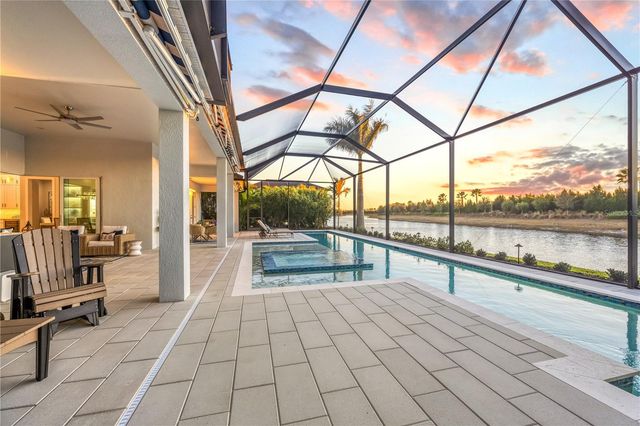 8281 REDONDA LOOP, Bradenton, FL 34202