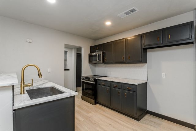 4520 Geddes Avenue, Fort Worth, TX 76107