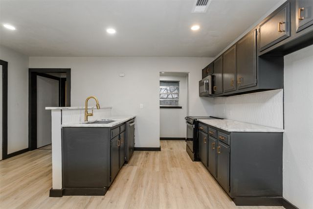 4520 Geddes Avenue, Fort Worth, TX 76107