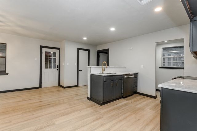 4520 Geddes Avenue, Fort Worth, TX 76107