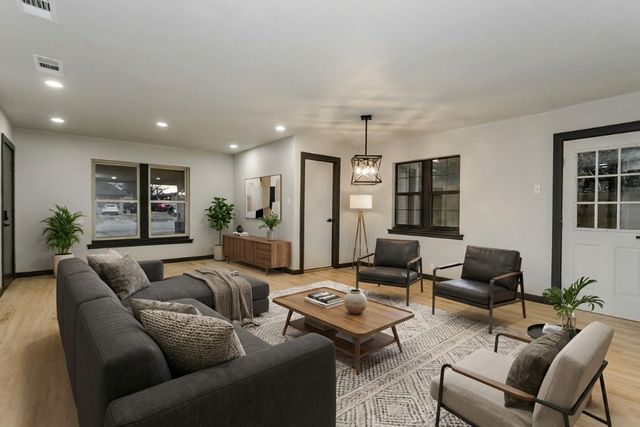 4520 Geddes Avenue, Fort Worth, TX 76107