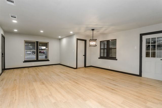 4520 Geddes Avenue, Fort Worth, TX 76107