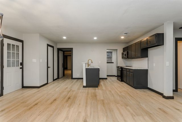 4520 Geddes Avenue, Fort Worth, TX 76107