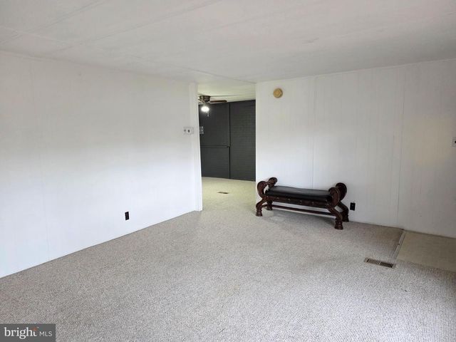 5 SUSAN DR, Barnegat, NJ 08005