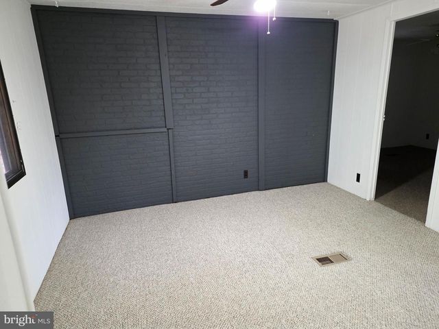 5 SUSAN DR, Barnegat, NJ 08005