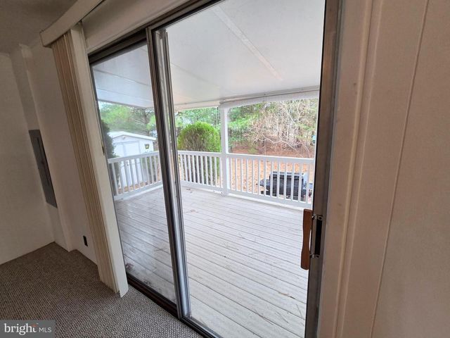 5 SUSAN DR, Barnegat, NJ 08005